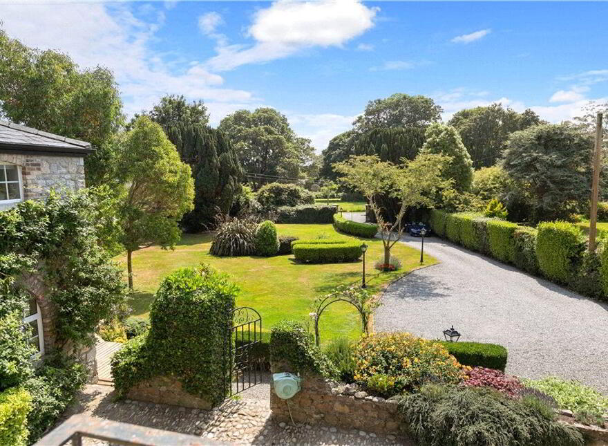 Avondale, Seafield Road, Killiney, A96K236