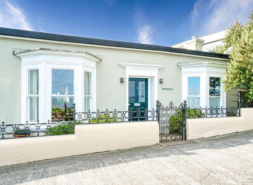 Windward, Sandycove Point, Sandycove, A96YD90