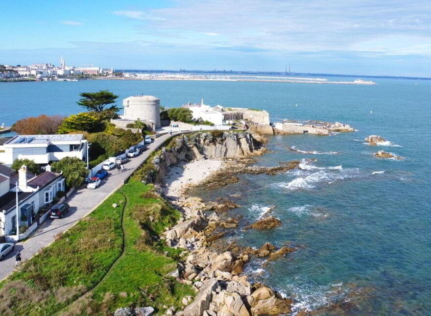 Windward, Sandycove Point, Sandycove, A96YD90