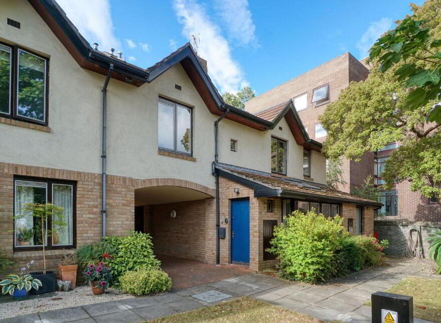 2 Ballygihen, Sandycove Road, Sandycove, A96WR82