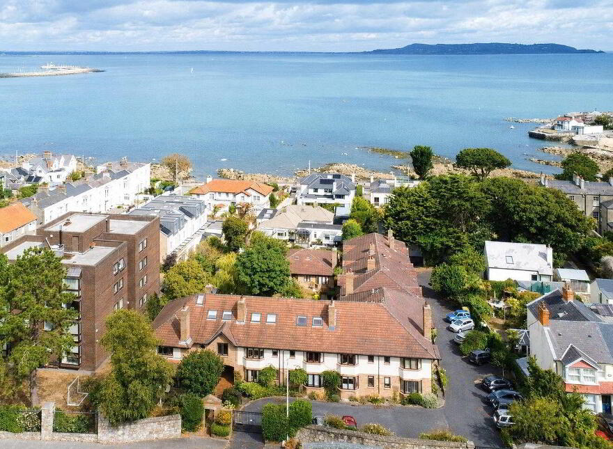 2 Ballygihen, Sandycove Road, Sandycove, A96WR82