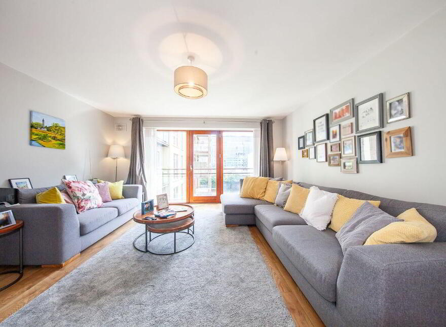 Apt 273, Block E, Castleforbes Square, IFSC, Ifsc, D01CC43