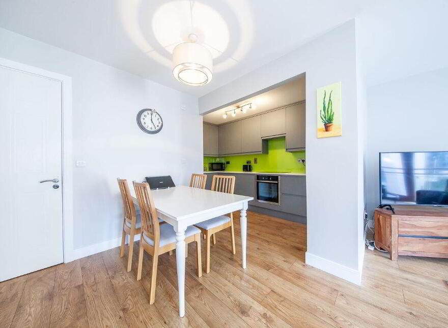 Apt 273, Block E, Castleforbes Square, IFSC, Ifsc, D01CC43