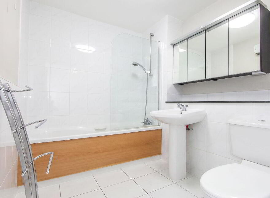 Apt 273, Block E, Castleforbes Square, IFSC, Ifsc, D01CC43