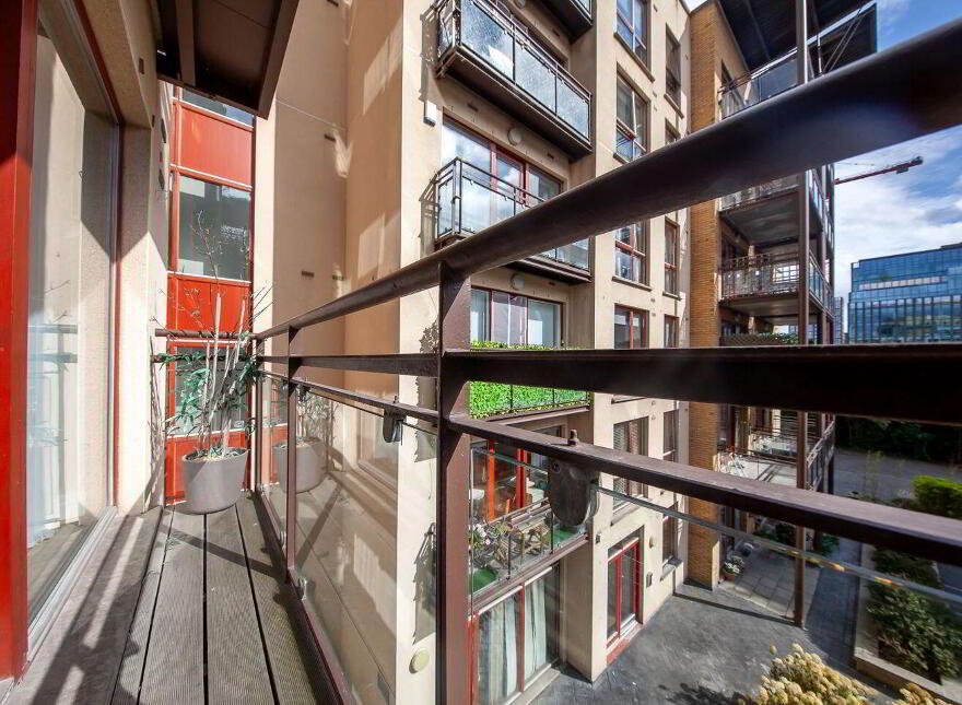Apt 273, Block E, Castleforbes Square, IFSC, Ifsc, D01CC43
