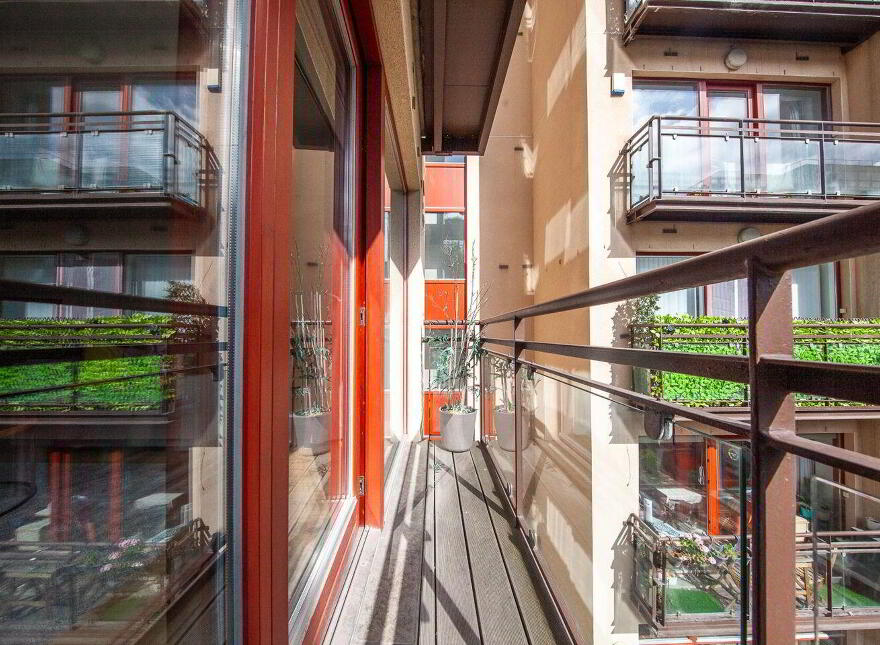 Apt 273, Block E, Castleforbes Square, IFSC, Ifsc, D01CC43