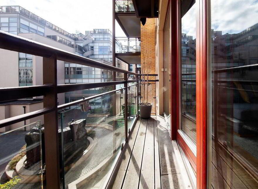 Apt 273, Block E, Castleforbes Square, IFSC, Ifsc, D01CC43