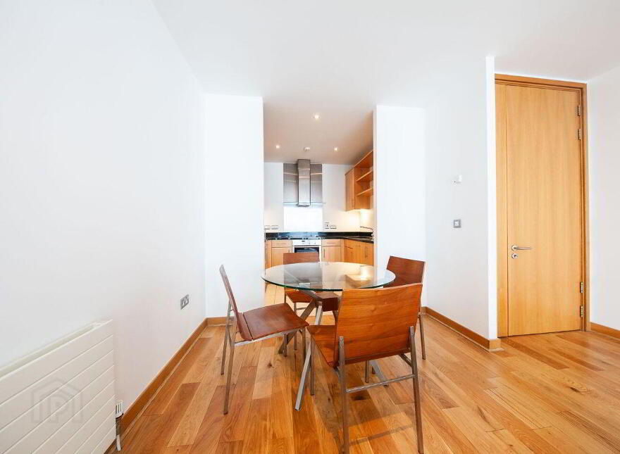 Apt 31 Saunders House, Spencer Dock, Ifsc, Ifsc, D01H1W1