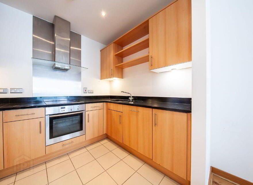 Apt 31 Saunders House, Spencer Dock, Ifsc, Ifsc, D01H1W1