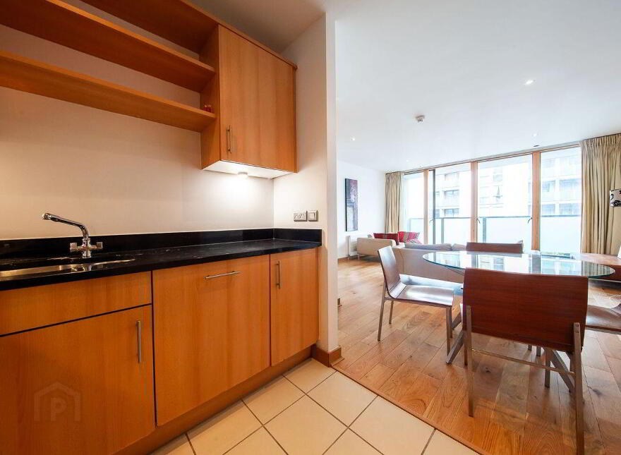 Apt 31 Saunders House, Spencer Dock, Ifsc, Ifsc, D01H1W1