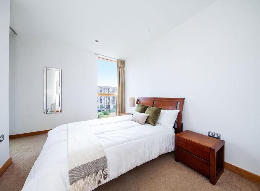 Apt 31 Saunders House, Spencer Dock, Ifsc, Ifsc, D01H1W1