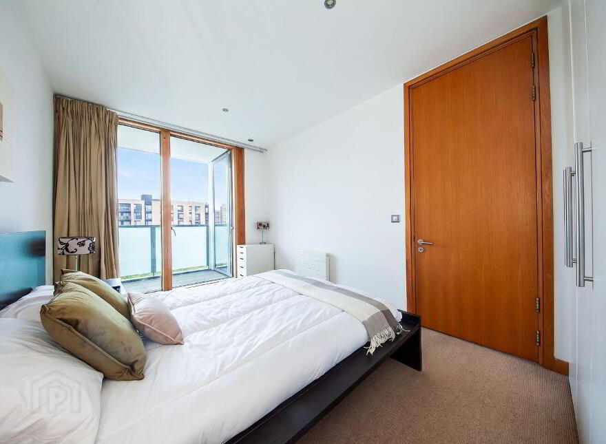 Apt 31 Saunders House, Spencer Dock, Ifsc, Ifsc, D01H1W1