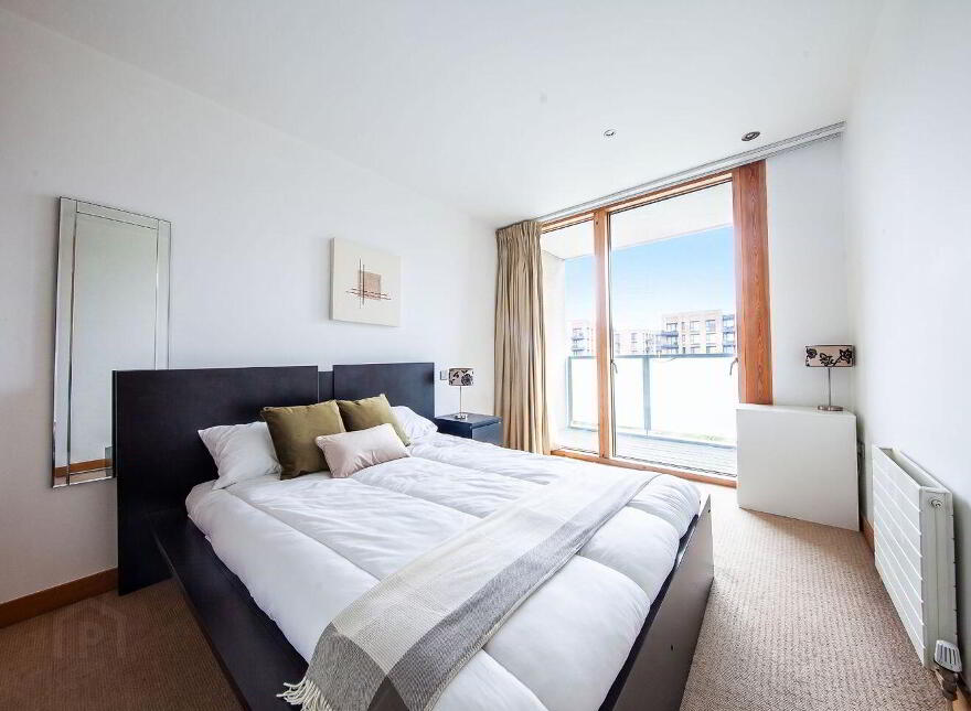 Apt 31 Saunders House, Spencer Dock, Ifsc, Ifsc, D01H1W1