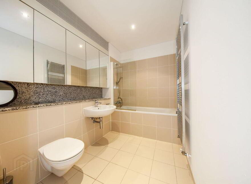Apt 31 Saunders House, Spencer Dock, Ifsc, Ifsc, D01H1W1