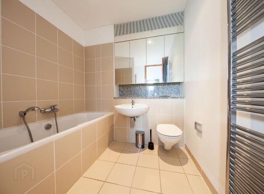 Apt 31 Saunders House, Spencer Dock, Ifsc, Ifsc, D01H1W1