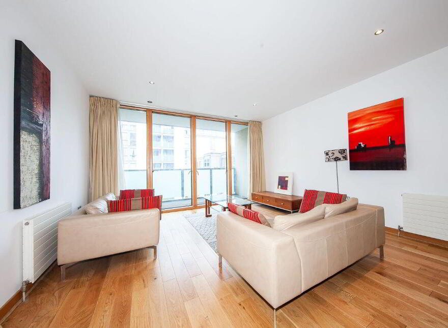 Apt 31 Saunders House, Spencer Dock, Ifsc, Ifsc, D01H1W1