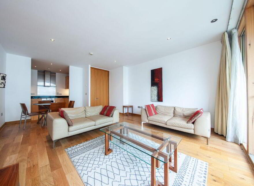 Apt 31 Saunders House, Spencer Dock, Ifsc, Ifsc, D01H1W1