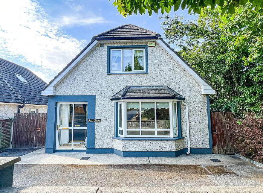 'Post Knott', No. 4 Oaklawns, Paulstown, R95E628