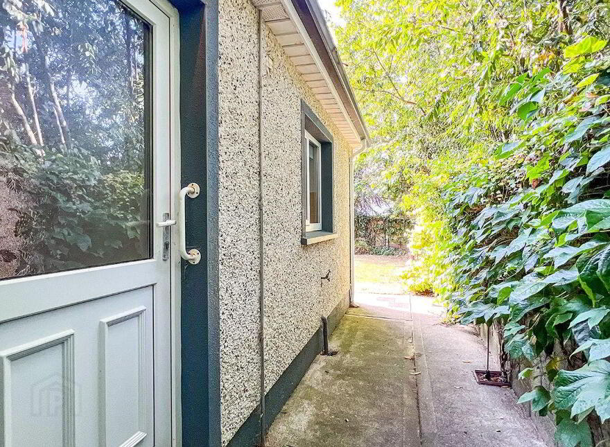 'Post Knott', No. 4 Oaklawns, Paulstown, R95E628