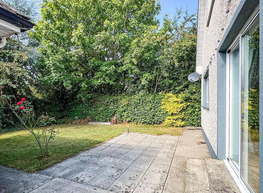 'Post Knott', No. 4 Oaklawns, Paulstown, R95E628