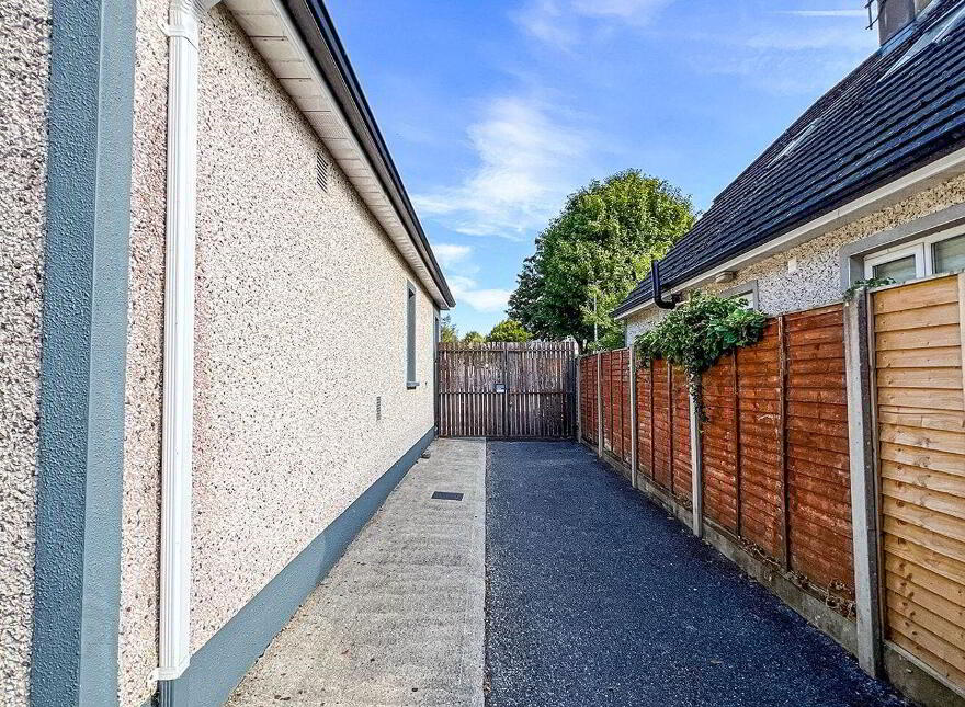 'Post Knott', No. 4 Oaklawns, Paulstown, R95E628
