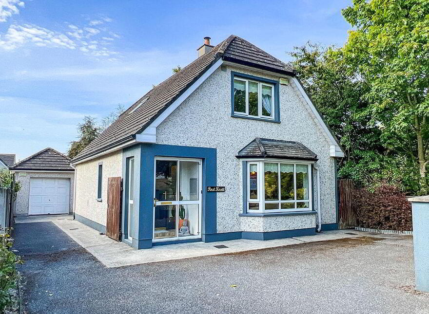 'Post Knott', No. 4 Oaklawns, Paulstown, R95E628