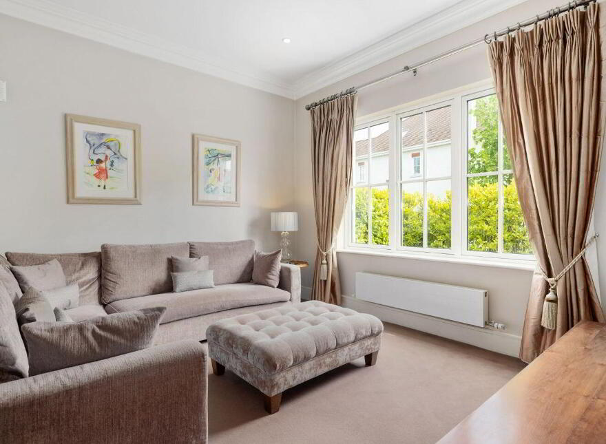 3 Cairnbrook, Carrickmines, D18YV02