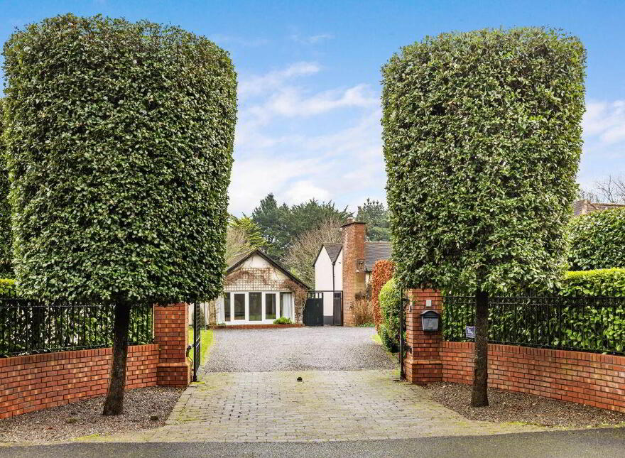 Moorea, Kerrymount Avenue, Foxrock, Foxrock, D18Y1X9