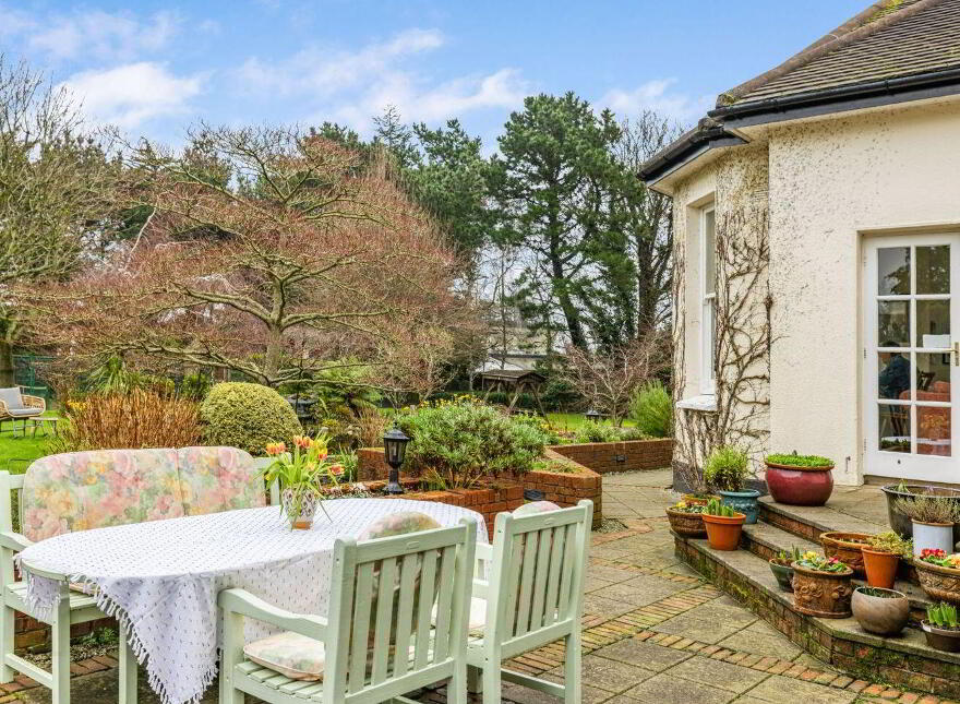 Moorea, Kerrymount Avenue, Foxrock, Foxrock, D18Y1X9