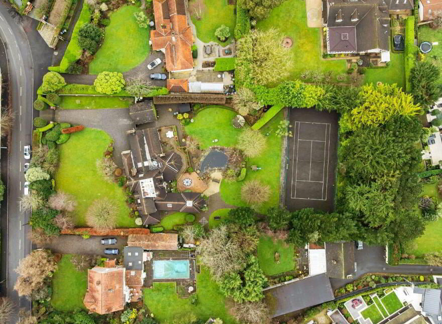 Moorea, Kerrymount Avenue, Foxrock, Foxrock, D18Y1X9