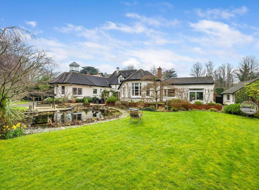 Moorea, Kerrymount Avenue, Foxrock, Foxrock, D18Y1X9