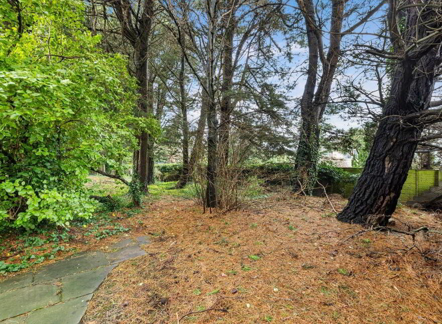 Moorea, Kerrymount Avenue, Foxrock, Foxrock, D18Y1X9