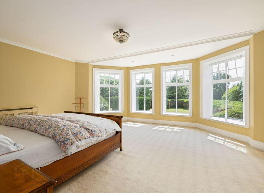 Kilteragh House, 6 Kilteragh Pines, Foxrock, Foxrock, D18K8Y2