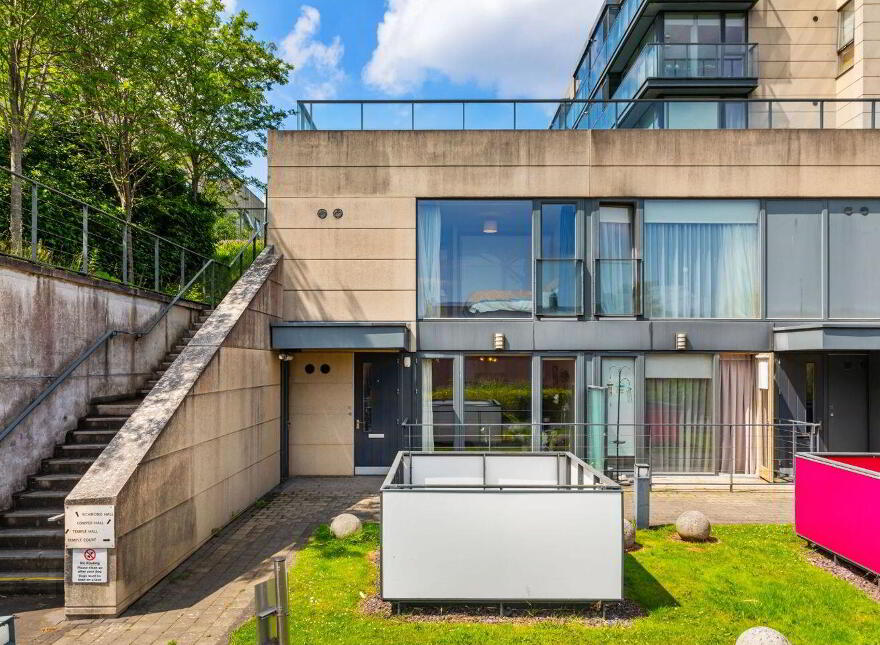 12 Temple Court, Milltown Avenue, Mount Saint Anne's, Dublin 6, D06EF99