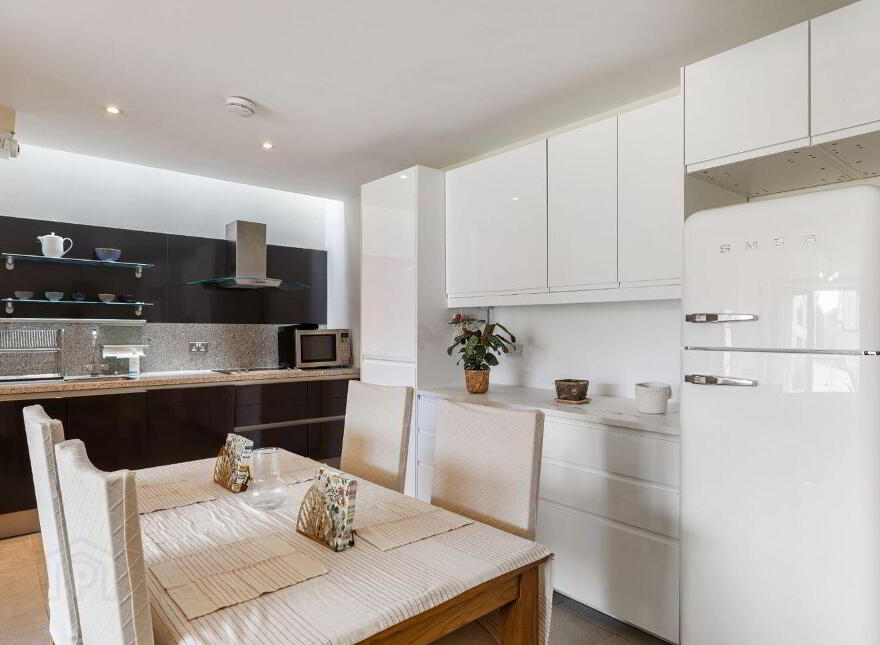 12 Temple Court, Milltown Avenue, Mount Saint Anne's, Dublin 6, D06EF99