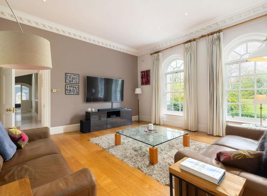 Marble Hall, Ferndale Glen, Rathmichael, D18YW13