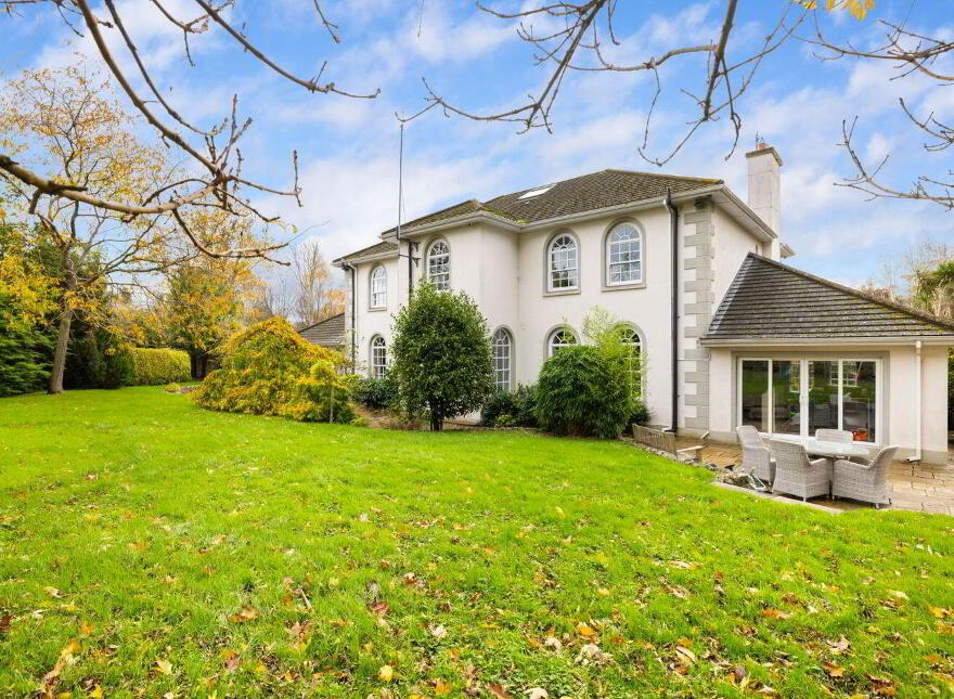Marble Hall, Ferndale Glen, Rathmichael, D18YW13