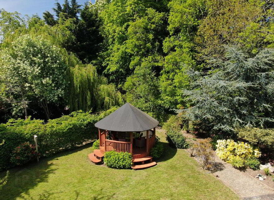 Marble Hall, Ferndale Glen, Rathmichael, D18YW13