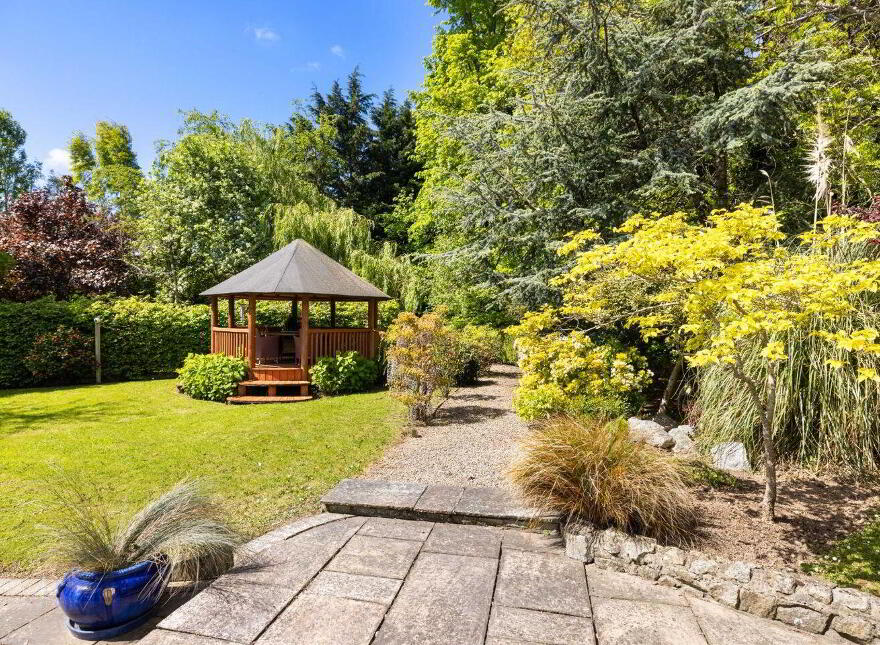 Marble Hall, Ferndale Glen, Rathmichael, D18YW13