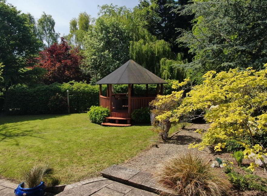Marble Hall, Ferndale Glen, Rathmichael, D18YW13