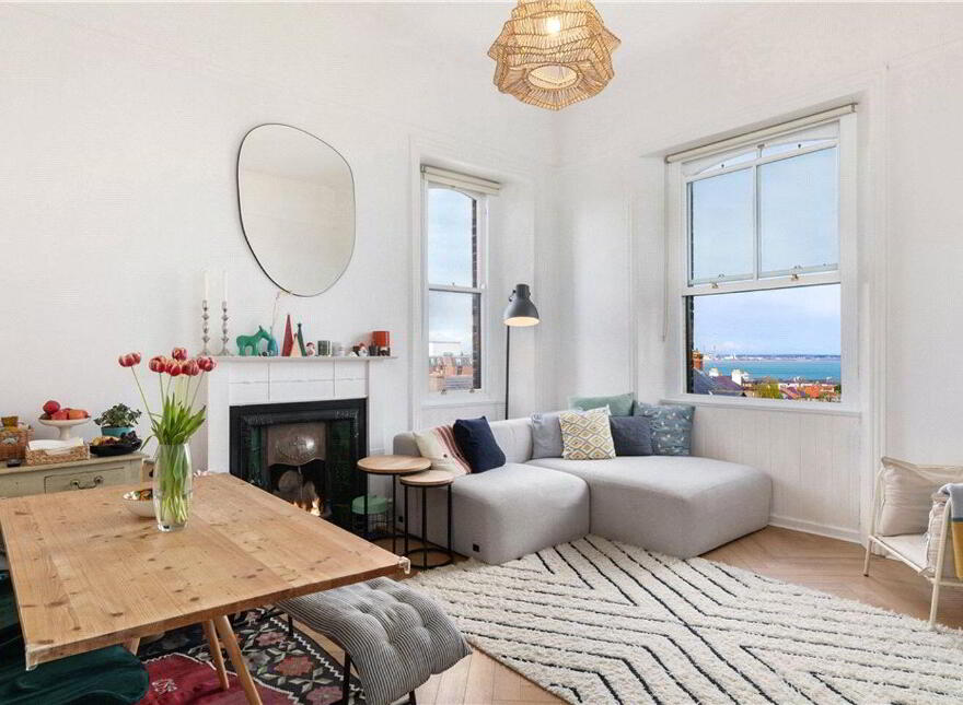 Top Floor Apartment, 1 Eaton Square, Monkstown, A94XP27