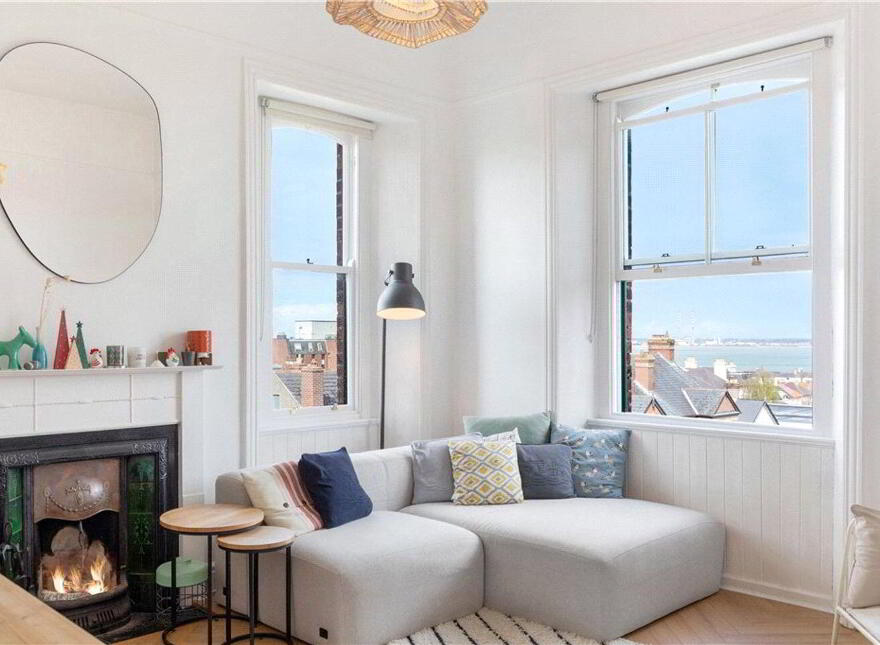 Top Floor Apartment, 1 Eaton Square, Monkstown, A94XP27