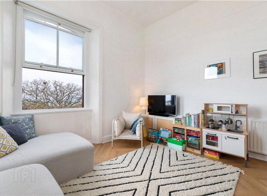 Top Floor Apartment, 1 Eaton Square, Monkstown, A94XP27