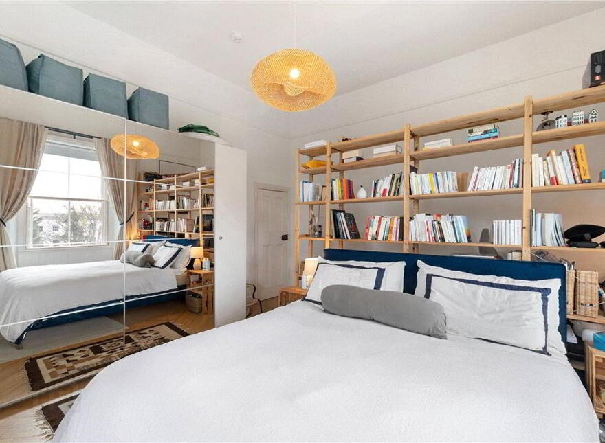 Top Floor Apartment, 1 Eaton Square, Monkstown, A94XP27