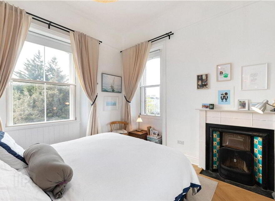 Top Floor Apartment, 1 Eaton Square, Monkstown, A94XP27
