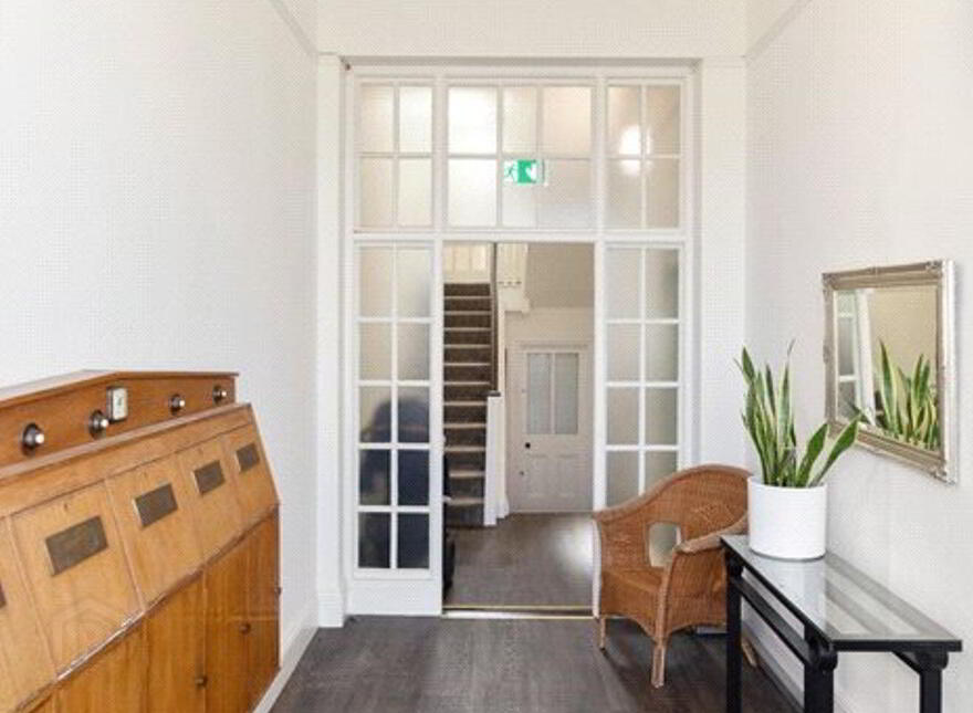 Top Floor Apartment, 1 Eaton Square, Monkstown, A94XP27