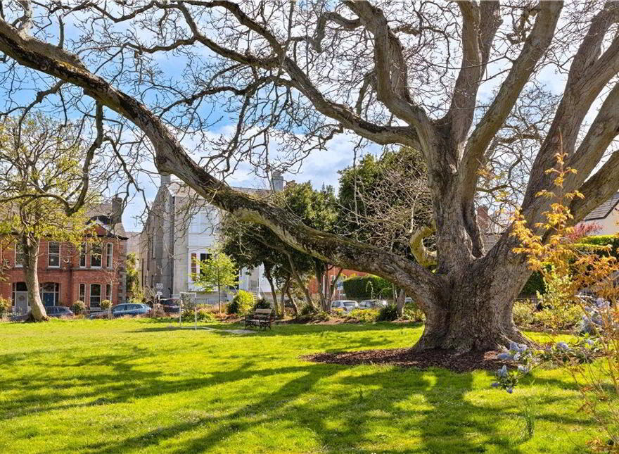 Top Floor Apartment, 1 Eaton Square, Monkstown, A94XP27