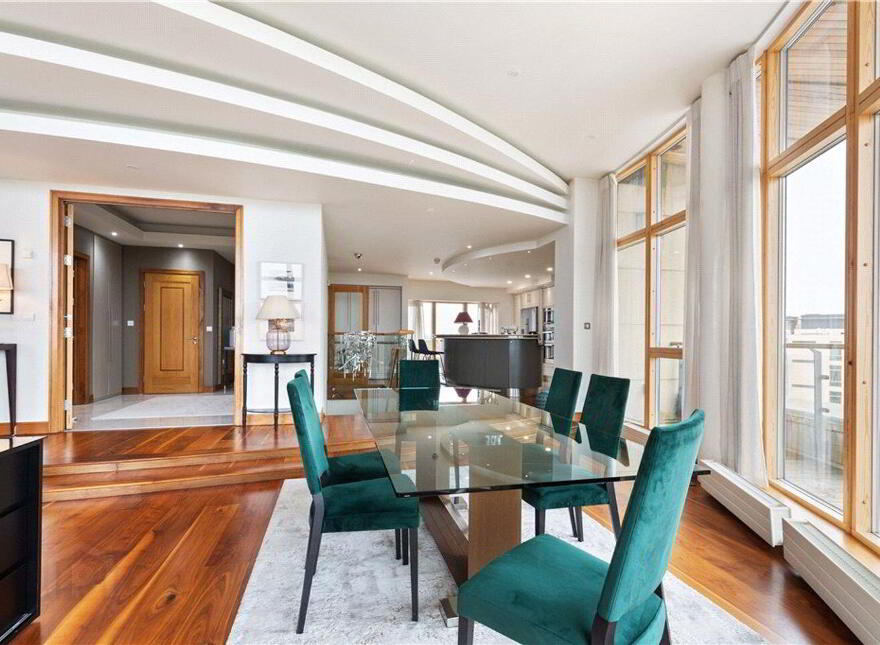 Penthouse, 215 Beechwood Court, Blackrock, Blackrock, A94CX97