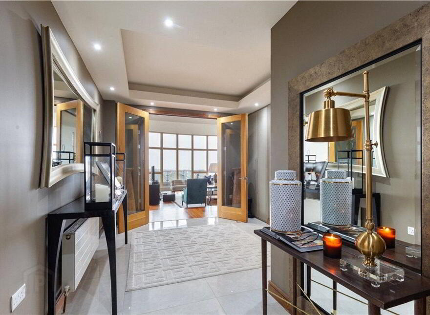 Penthouse, 215 Beechwood Court, Blackrock, Blackrock, A94CX97