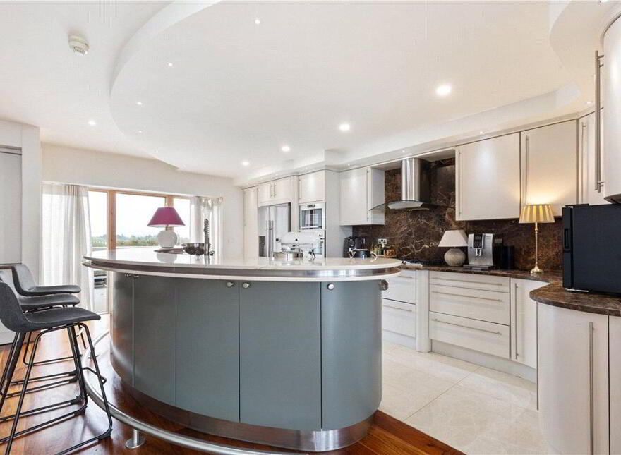 Penthouse, 215 Beechwood Court, Blackrock, Blackrock, A94CX97